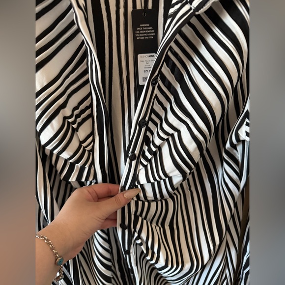 Fashion nova long sleeve button up - Picture 2 of 4